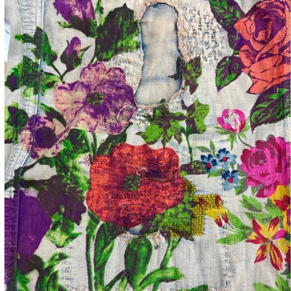 Magnolia Pearl Denim Jeans NWT Embroidered Painted Distressed Patchwork - Picture 7 of 16